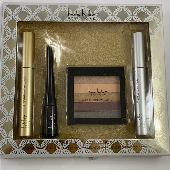 Nicole Miller Makeup New Nicole Miller 4 Piece Makeup Set Poshmark